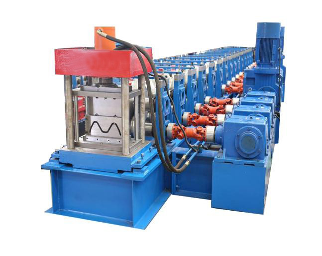 PLC controllata Highway Guardrail Roll Forming Machine con 2*22KW di potenza della macchina principale e trasmissione della scatola di marcia