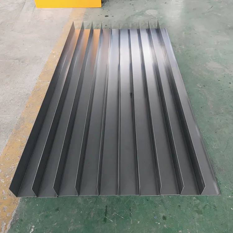 Macchina di formatura a freddo d'acciaio automatica della laminazione a freddo dell'angolo della striscia di metallo 50*50 L su misura