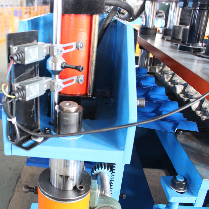 2024 Nuovo design doppio strato Roof Roll Forming Machine 840 trapezoidale e 836
