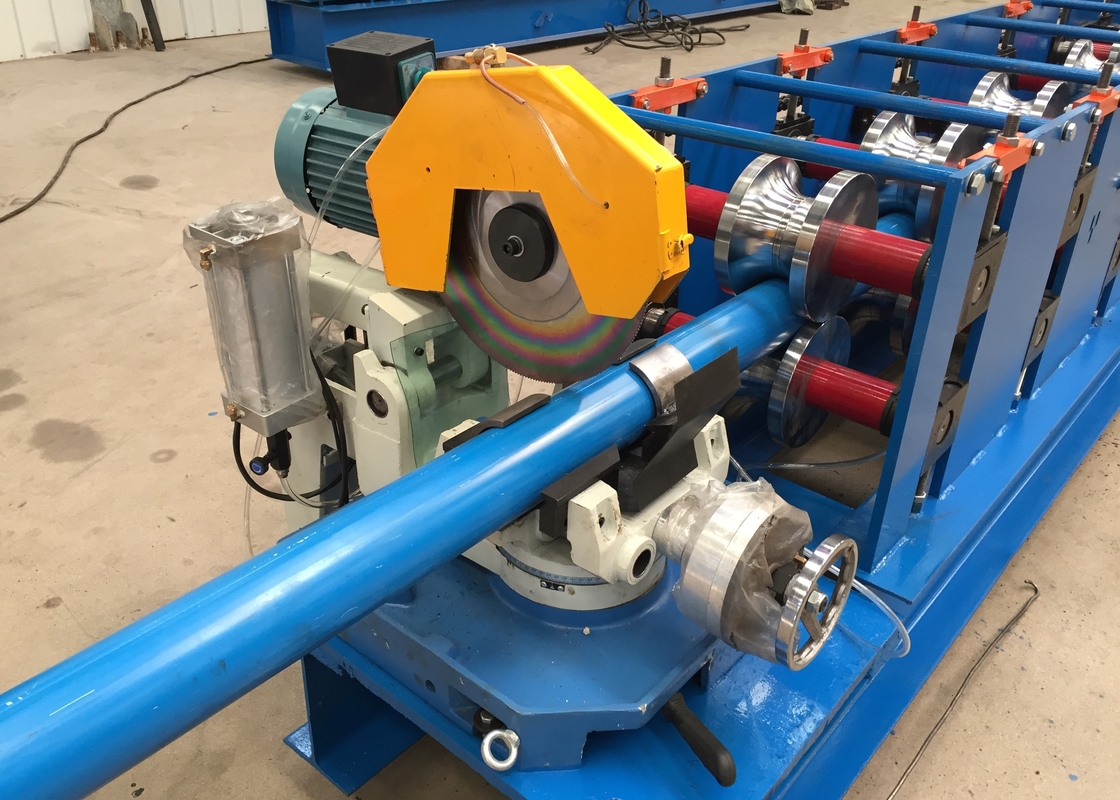 0.3-0.6mm giù il rotolo del tubo che forma macchina per produzione industriale