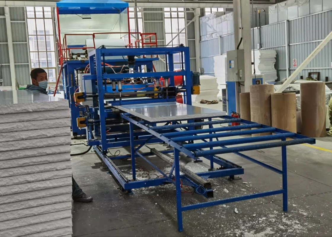 32kw Potenza del motore principale EPS Sandwich Panel Forming Machine 3-6m/min Velocità