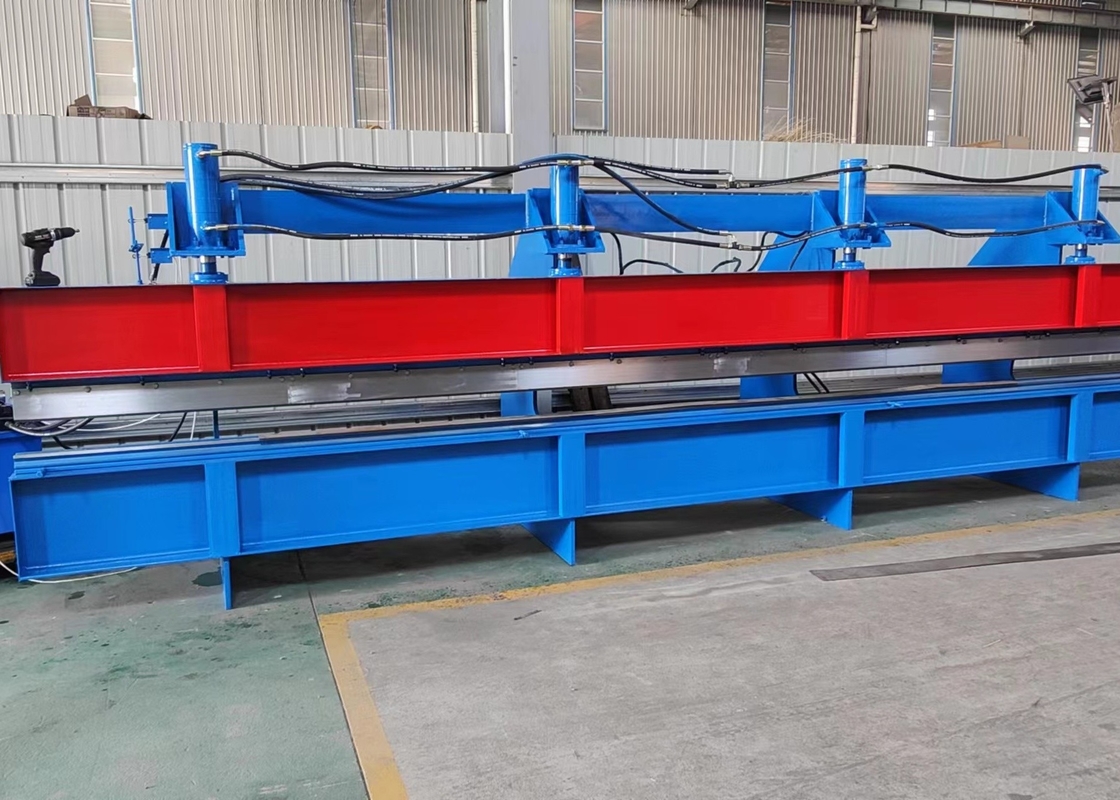 Voltaggio 380V / 50HZ macchina di piegatura idraulica con pulsante e interruttore del piede