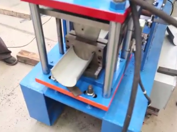 8-15m/min Velocità verso il basso Pipe Roll Forming Machine 45# Stazioni a rulli in acciaio con controllo PLC