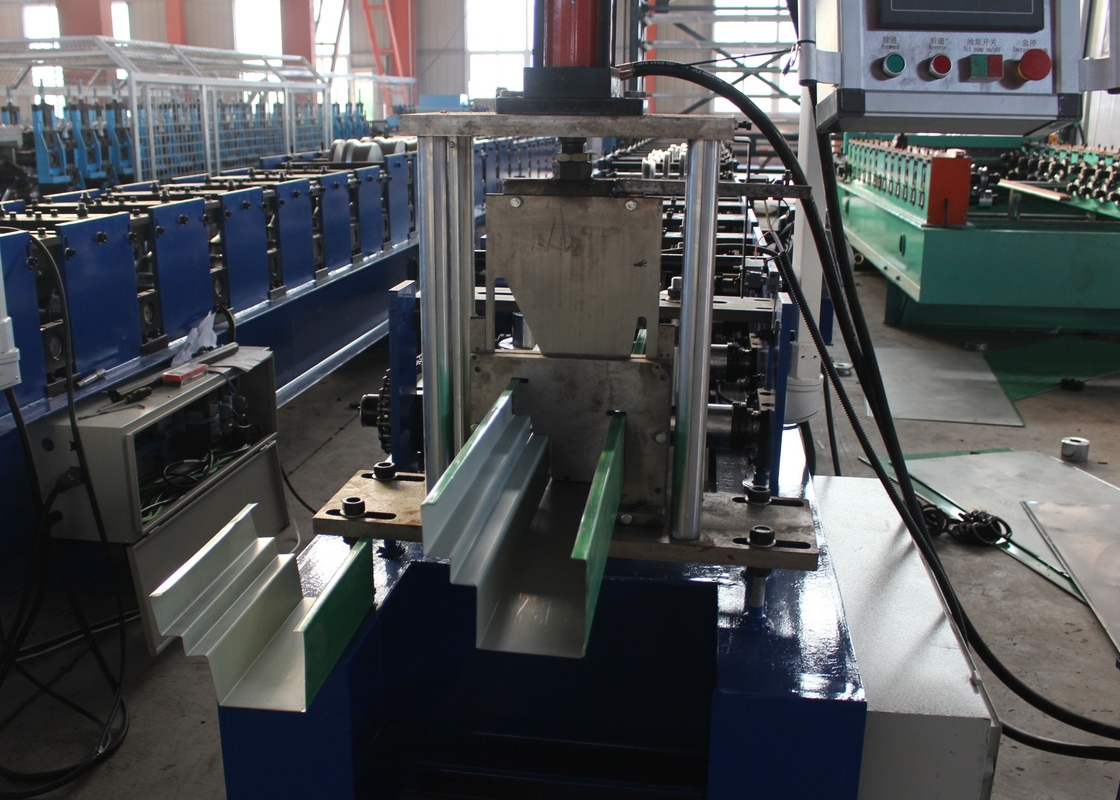 Macchine idrauliche per la formazione di rotoli di tubi a taglio ridotto 18 stazioni stazioni a rulli 4 kW Potenza del motore