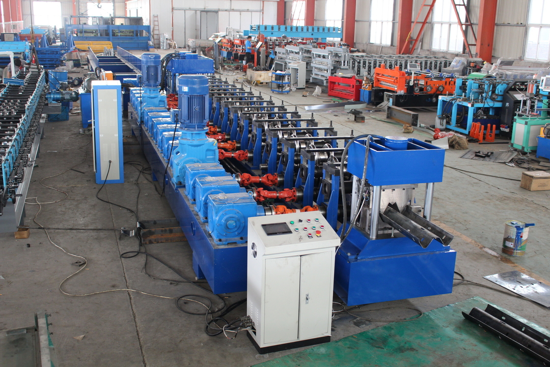 2024 11kw 5.5kw GI Highway Guardrail Roll Forming Machine Cr12Mov Materiale della lama di taglio