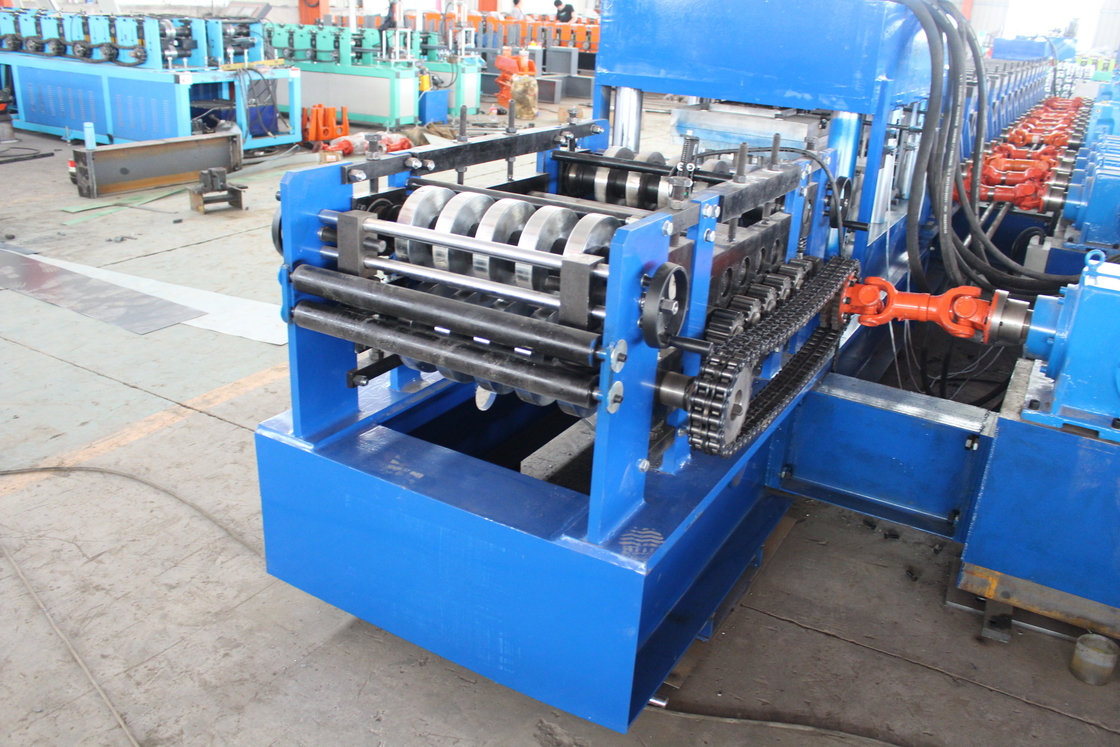 High Speed 15 Station GI Highway Guardrail Roll Forming Machine con decollatore idraulico