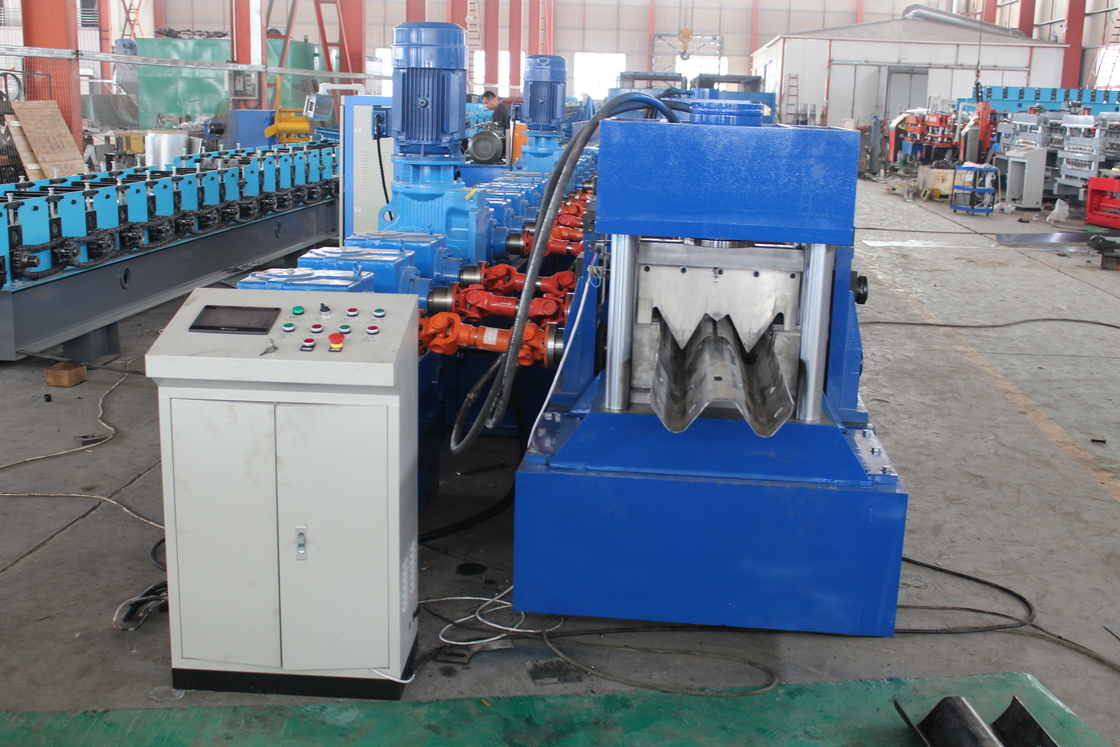 Precisione PLC Controllo GI Roll Forming Machine GCr12 Roller con alimentazione 380V