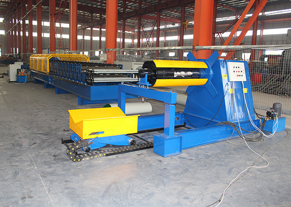 Alta precisione doppio strato di acciaio per il tetto di foglio di roll formando macchina IBR ondulato vetrato