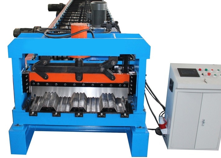 18-26 Stazione Cold Galvanized Steel Deck Roll Forming Machine con taglio idraulico