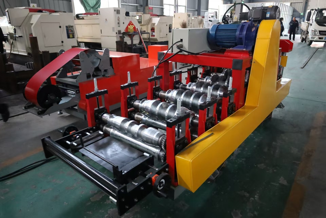 Macchina portatile per la formazione di rotoli di pannelli di tetto a cucitura a doppia serratura con sistema di controllo PLC Delta e struttura di pannelli a parete