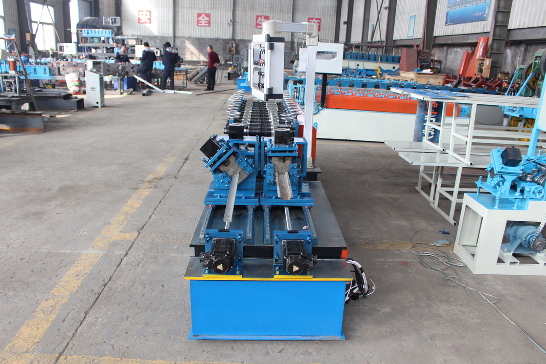 Due in uno Keel Stud And Track C U Drywall Roll Forming Machine per il pannello di parete del tetto