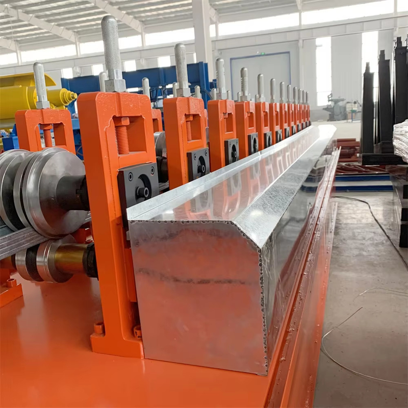 Sistema di controllo PLC Parti di lavorazione dell'acciaio Galvanizzato U Beam Steel U Channel Structural Steel C Z U Channel Profile Purlin Roll Forming Machine