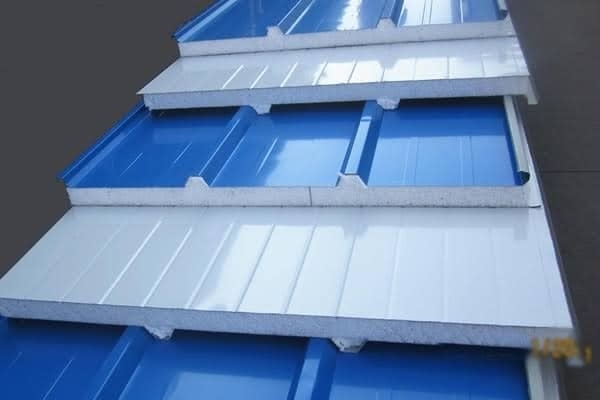 EPS ad alta velocità Rockwool Sandwich Roof Tile Panel Production Line per la costruzione