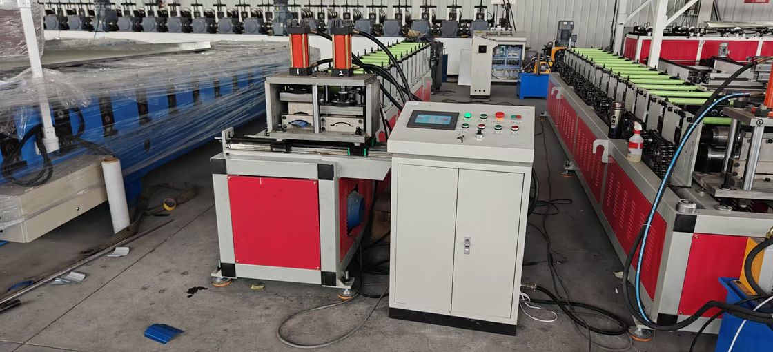 2025 New Design Metal Picket Fence Roll Forming Machine Fence Lines America Stile
