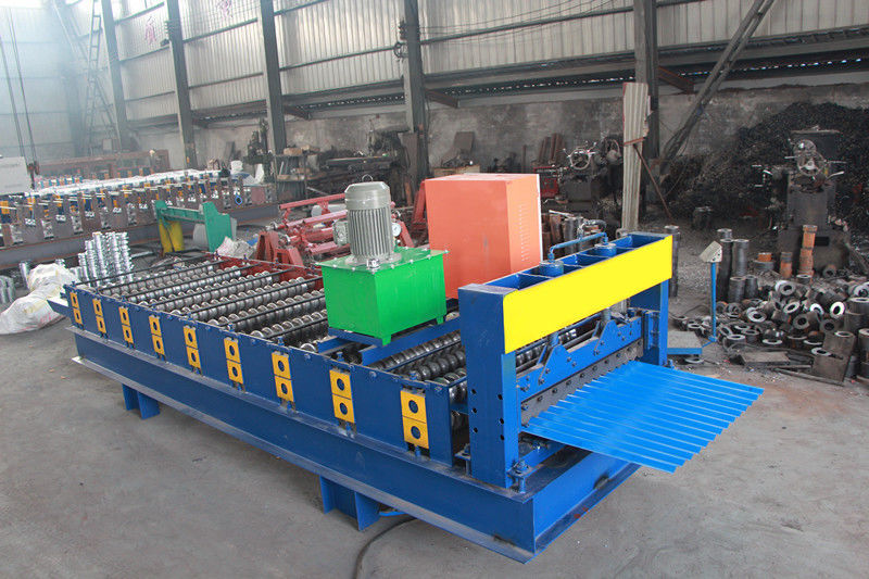 1000 mm di larghezza materia prima Roofing metallo ondulato macchina di formazione di rotoli pieno controllo PLC automatico