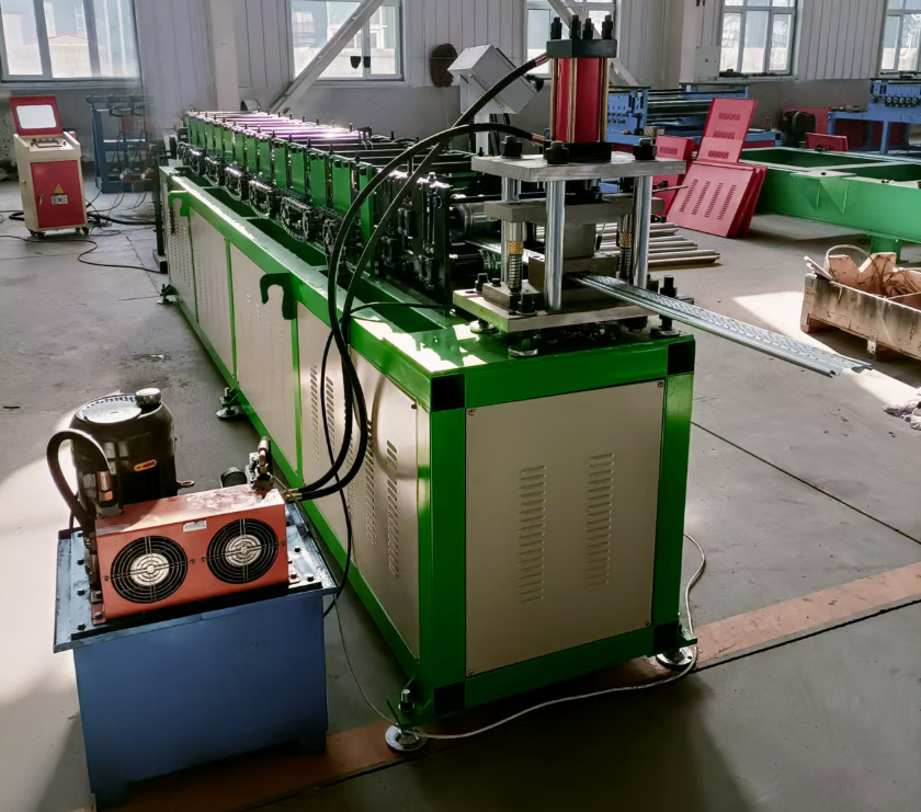 Macchine per la fabbricazione di porte a rotoli di metallo per la fabbricazione di porte a rotoli per la fabbricazione di chiusure per porte a rotoli di acciaio per la fabbricazione di rotelle a rotoli
