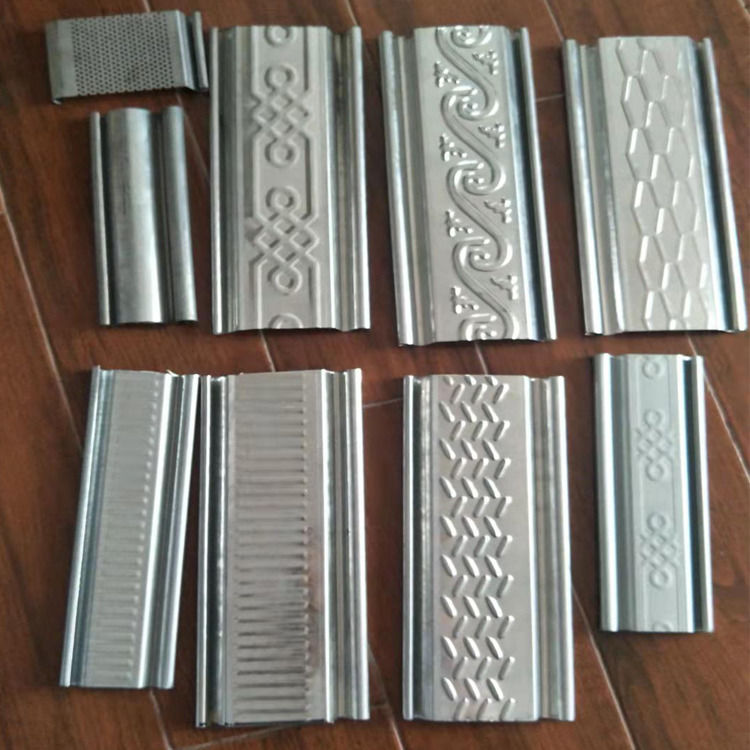 Guida Colonna Roller Fixer Stud And Track Roll Forming Machine con 7.5KW Power Hydraulic Station e PLC S7-200 Controllo