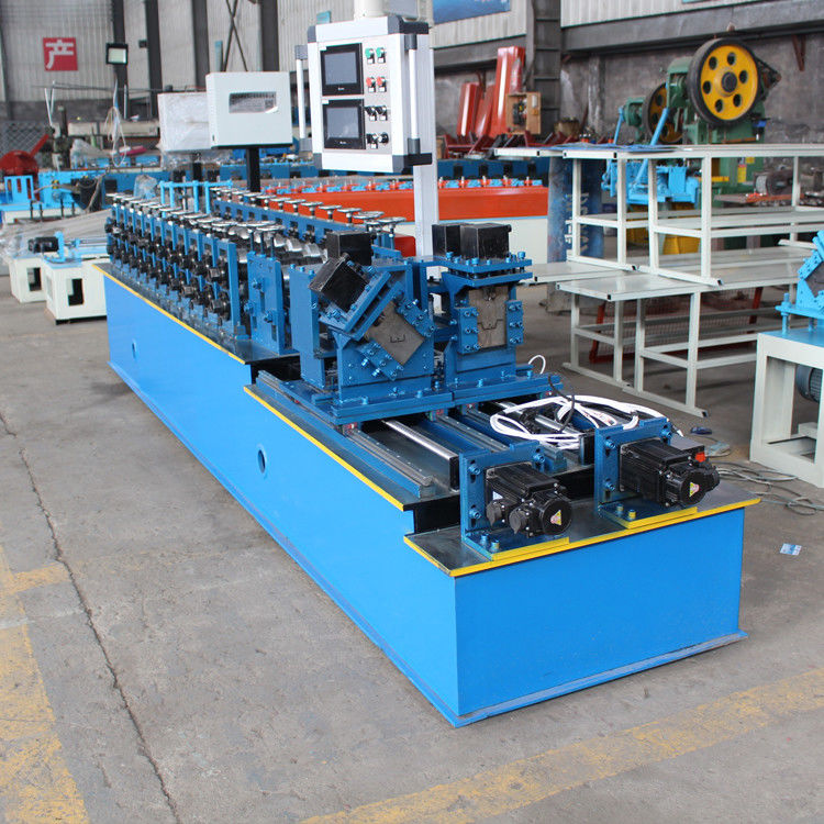 Raddoppi fuori il calibro 1.4mm che della luce il rotolo d'acciaio che forma la macchina fa i profili del muro a secco