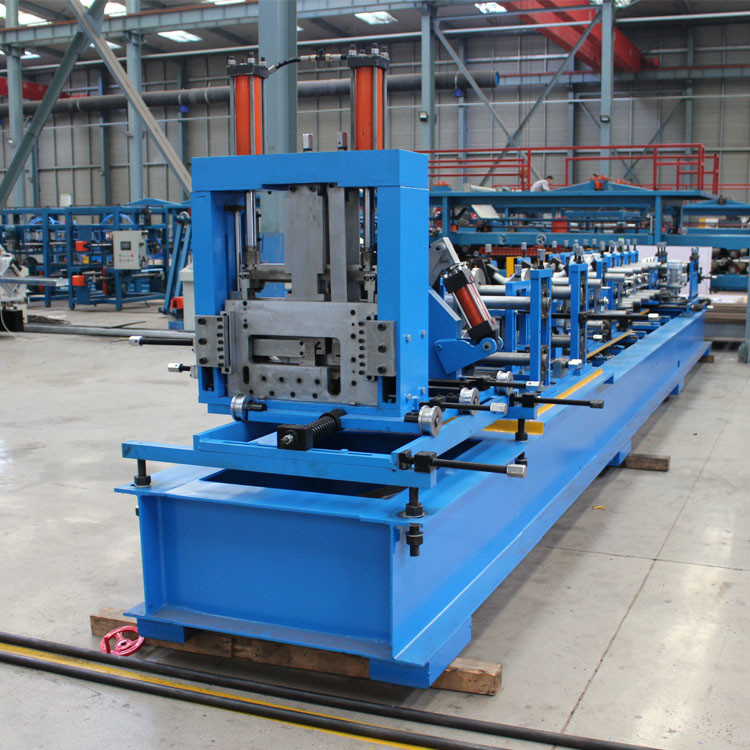 80-350 CZ Purlin Roll Forming Machine con sistema di controllo PLC e modalità di taglio idraulico