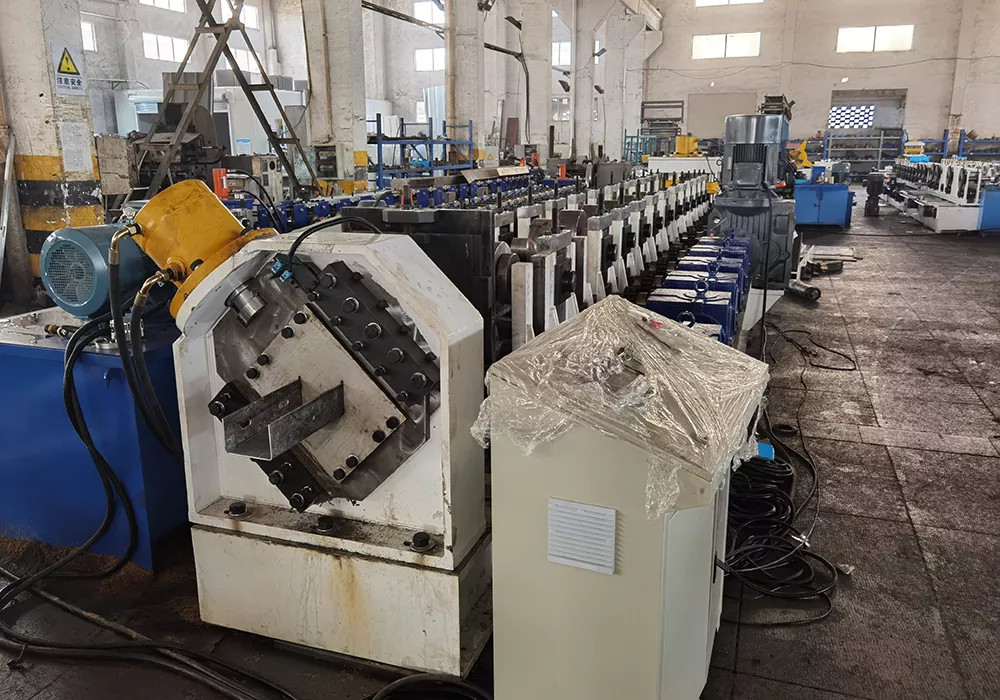 2025 corrimano autostradale 3 onde 4 mm 15 m/min Corrimano corrugato macchina di formazione di rotoli