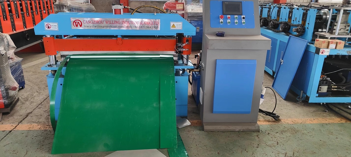 Taglio automatico della taglierina alla linea taglierina di lunghezza del gruppo con la bobinatrice manuale dell'ONU e tagliato