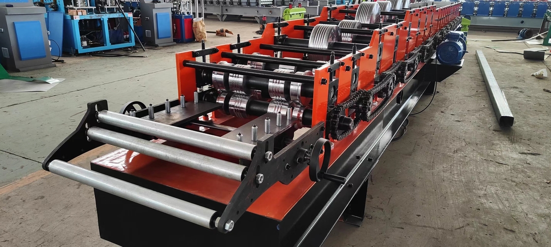 K-style senza cuciture metallo pioggia canale Ogee canale macchina di formazione di rotoli per case residenziali