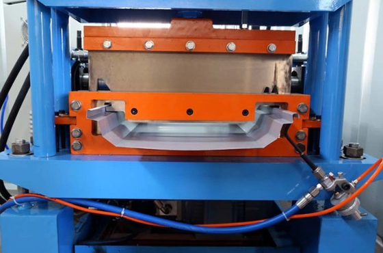 Tipo fisso rotolo del pannello del tetto di 0.4mm che forma la cucitura Lok Plc Controlled della macchina