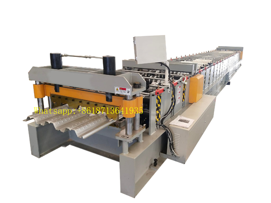 Taglio idraulico della macchina di formatura del rotolo della piattaforma del pavimento galvanizzata dell'acciaio del metallo 380v60hz