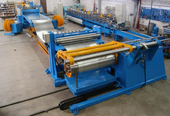 Linea di taglio di iso con il taglio alla linea tagliatrice d'acciaio della bobina della macchina 40kw di lunghezza