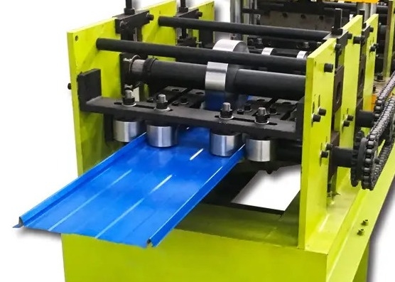 Rotolamento del raccordo del metallo che forma il rotolo diritto di Selflock della cucitura che forma macchina 3kw