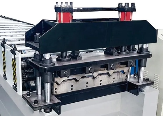 rotolo freddo ondulato dello strato del tetto di 914-1200mm che forma controllo del Plc di Full Auto della macchina