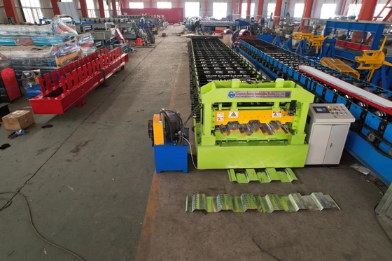 45 Macchine per la formazione di rotoli in acciaio a freddo ± 2 mm Tolleranza di taglio Performance eccellente