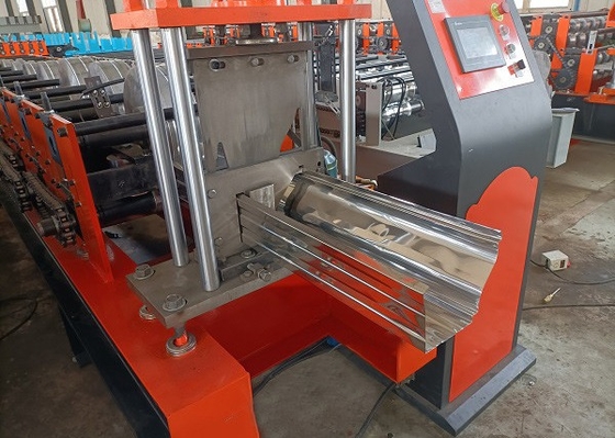 Rotolo automatico ad alta velocità dell'incanalamento della grondaia della pioggia che forma il controllo PCL della macchina