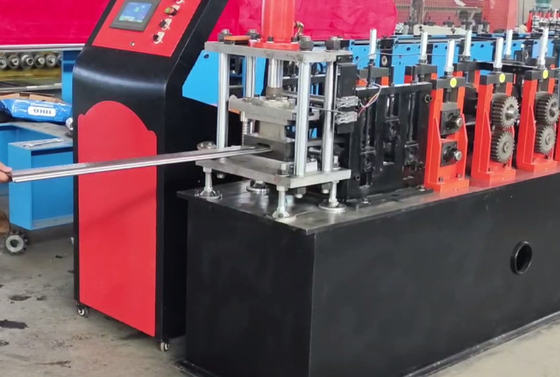 Il Plc controlla il rotolo dell'otturatore di 18 stazioni che forma la macchina