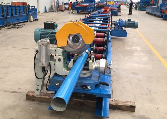 0.3-0.6mm giù il rotolo del tubo che forma macchina per produzione industriale