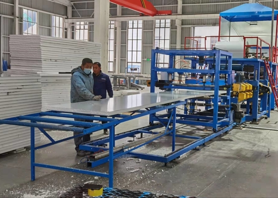 1000mm PLC Controllo Panello Sandwich Machine Making con sistema di taglio di tracciamento volante