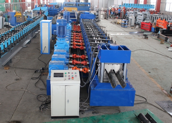 350Mpa resistenza al rendimento Autostrada guardrail roll forming machine con 400H struttura di trave