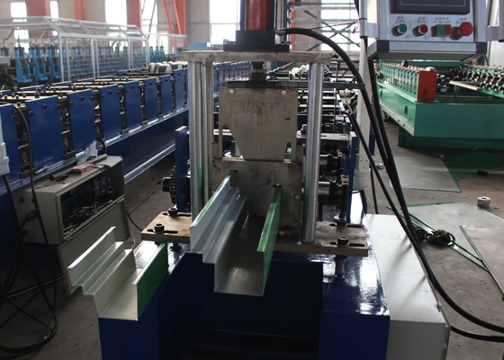 Macchine idrauliche per la formazione di rotoli di tubi a taglio ridotto 18 stazioni stazioni a rulli 4 kW Potenza del motore