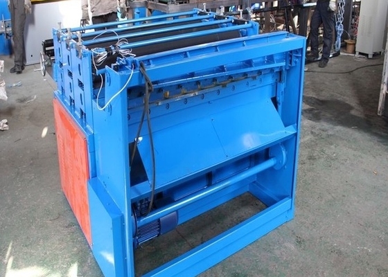 Taglio automatico in lunghezza e taglio con 3 rulli di livellamento verso l'alto