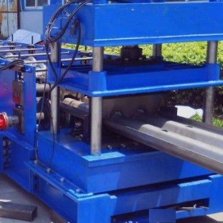 2024 Prezzo di fabbrica PLC 80mm Roller Diametro Autostrada Guardrail Forming Machine