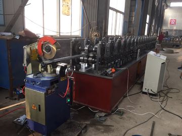 Rotolo dell'incanalamento del recinto di GI che forma spessore della macchina 1.5mm che cuce 11kw 380V 50Hz