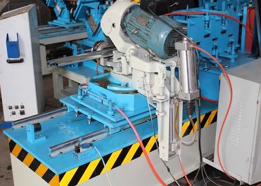Macchina commerciale del pannello del tetto del metallo delle stazioni della macchina 12 dello sportello del rullo