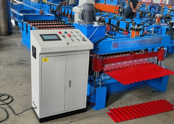 Rotolo ondulato delle mattonelle di tetto dello schermo attivabile al tatto di 840mm che forma macchina
