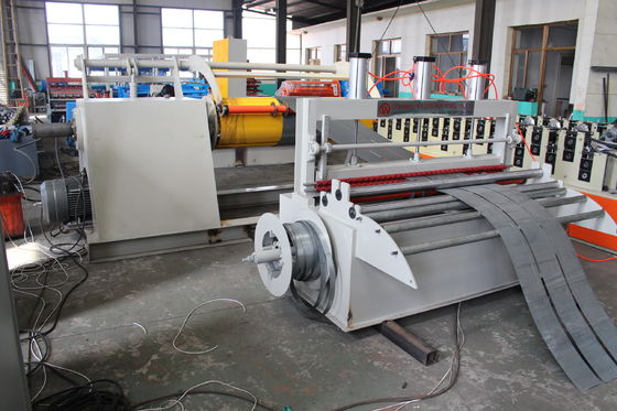 la bobina d'acciaio Ppgi del metallo di 1250mm ha tagliato alla lunghezza e linea alta efficienza di taglio della macchina