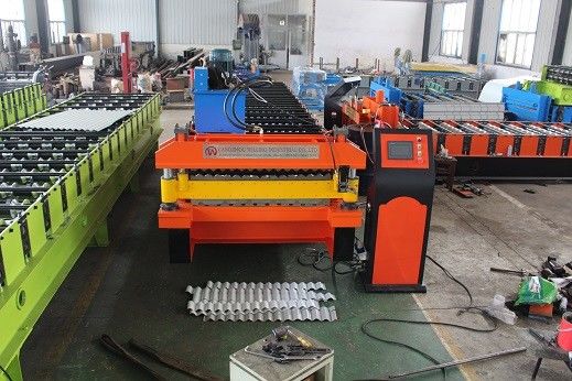 Rotolo di doppio strato di controllo 0.3mm del Plc che forma macchina per il tetto d'acciaio del metallo
