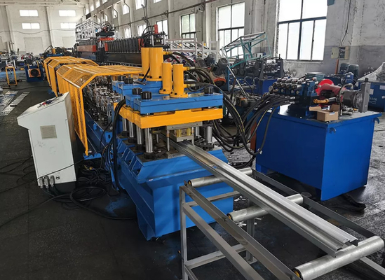 Linea di produzione d'acciaio della porta di Chaindrive di taglio idraulico