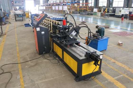 Perno impermeabile del Plc e rotolo della pista che forma macchina con la perforazione
